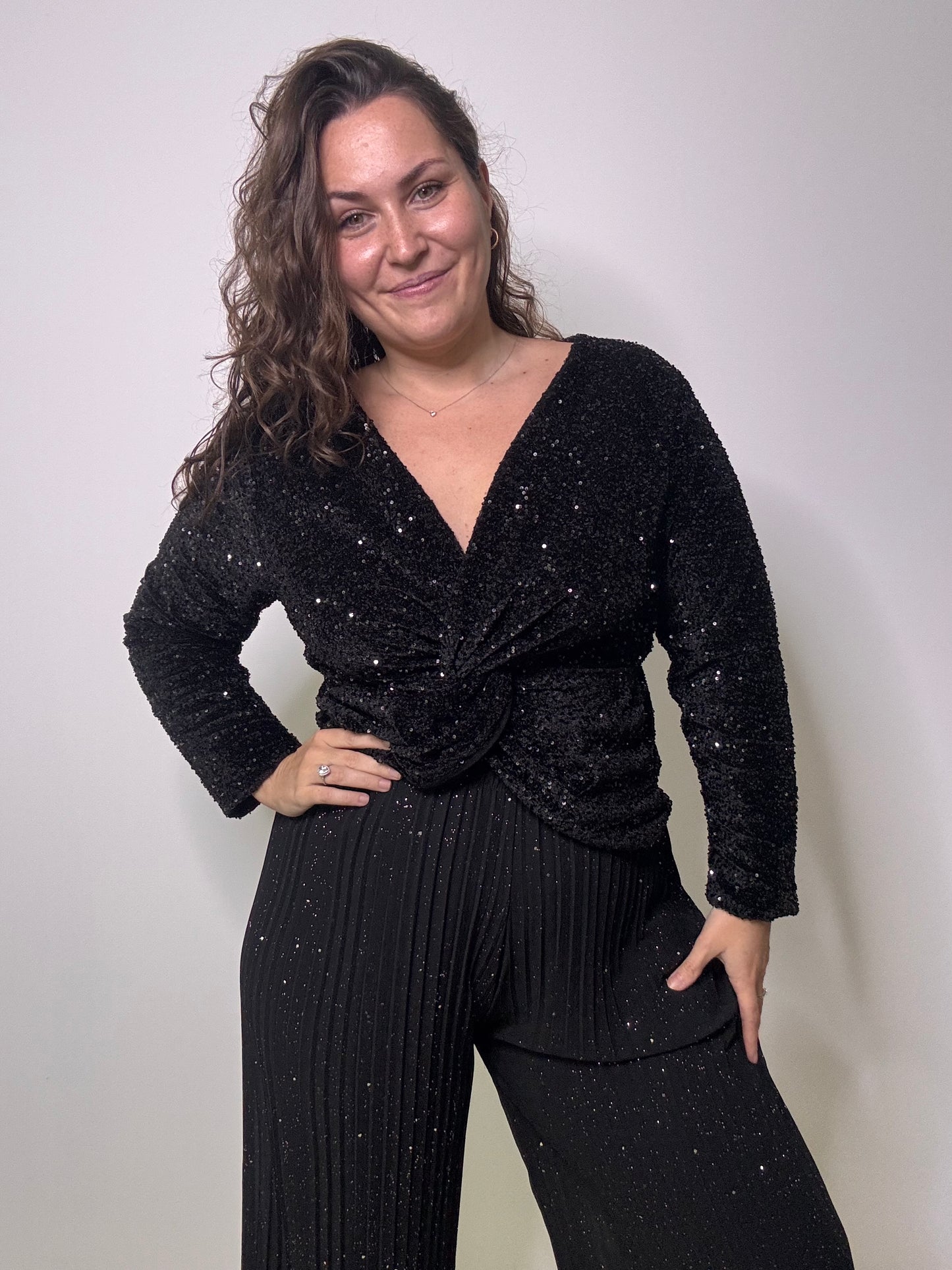 Blouse noire à sequins ELFE