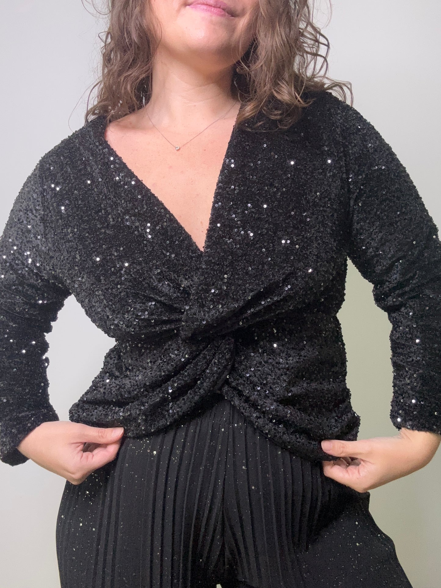 Blouse noire à sequins ELFE